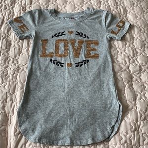 Cute 4 U Grey love shirt. 7-8(Small)